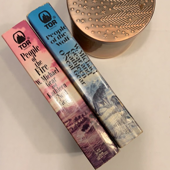 First Nations fiction. People of the Wolf. - Picture 5 of 8